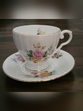 Crownford Fine Bone China, Bright Florals w/Gold Trim. Made In England. VTG